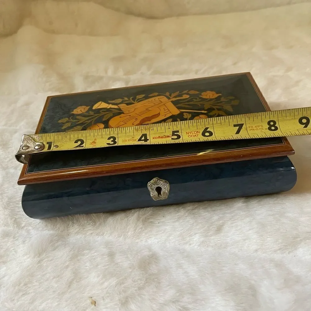 Vintage Romance high gloss Navy Blue inlaid musical jewelry box made in… - Picture 12 of 13